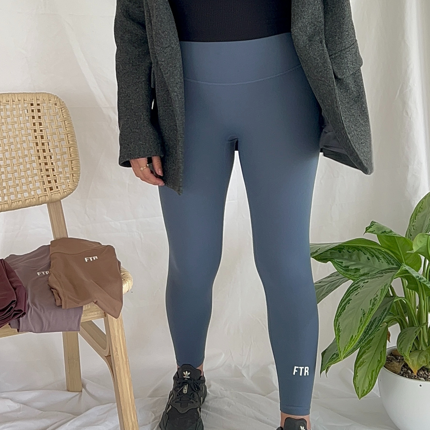 FTR Classic Leggings in Midnight Blue